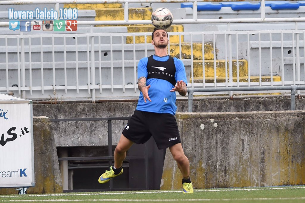 Novara__1908's tweet photo. Verso #NovaraAscoli, le foto dell'allenamento odierno @Lega_B #Novara #AndumaFiöi https://t.co/idVU2vAALj