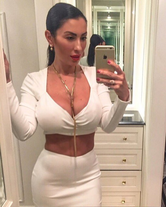 Be attractive mentally 💋💡 #selfie #white #NY ◻️〰 https://t.co/ILyfEE9d3p<a href="/tag/selfie"class="tags">#selfie</a><a href="/tag/white"class="tags">#white</a><a href="/tag/ny"class="tags">#NY</a>