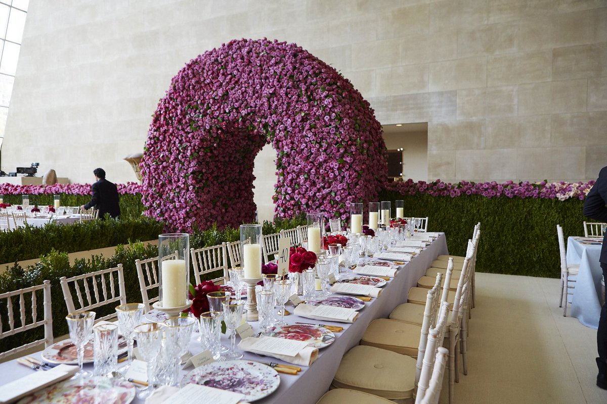 A look inside last night’s #MetGala reveals an extraordinary #floralarch composed of thousands of lavender #roses.