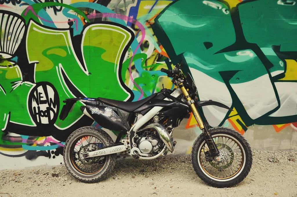 BrujaMaracc's tweet photo. Perfect shot😍
check out:
@50ccsmallpiston #graffiti #grenzgaenger #hmmoto #querly #querly_official #grenzstuff #… https://t.co/Vki8Oy9xfT