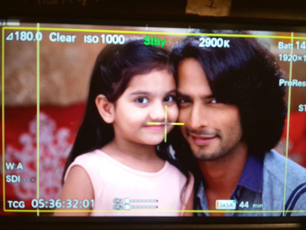 SehbanAzim's tweet photo. #Throwback to this cute lil'one from #silsilapyarka #akshay #sakshi #fatherdaughter #Rstf #spk #cutekid https://t.co/iUukviNJA0