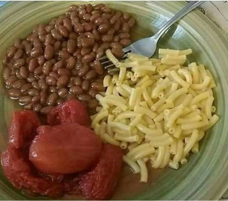 Dj_Bongz's tweet photo. She invites u 4 dinner with her family n she dishes this... U just tell her Refer to Euphonik's 7th point. https://t.co/bzSUXJdCiN