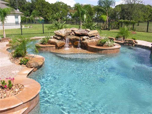Jamie_bevins's tweet photo. Would you like an island in your pool if you were getting one or no? #HeightsHomes https://t.co/NYqDHvM8O5