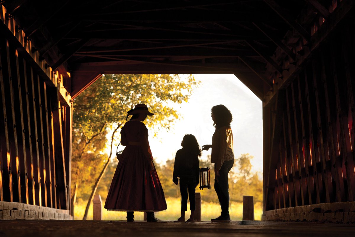 DestGettysburg's tweet photo. It's #NationalParanormalDay! Do a ghost tour in #Gettysburg &amp; see what spirits are lurking! https://t.co/aSOWCw9DWN https://t.co/w5BGWk0uVC