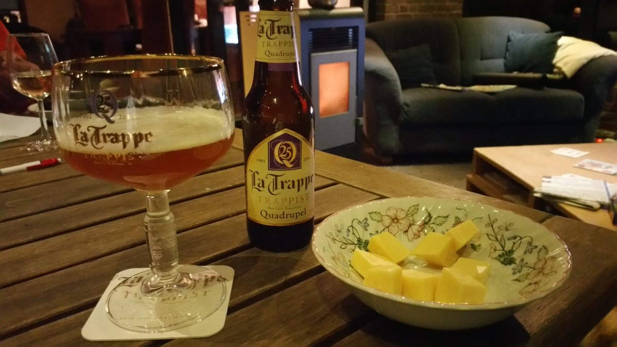 Ik ben fan #Quadrupel <a href="/LaTrappeBeer/">La Trappe Trappist</a> en <a href="/Beemsterkaas/">Klat aiter</a> #goodlife