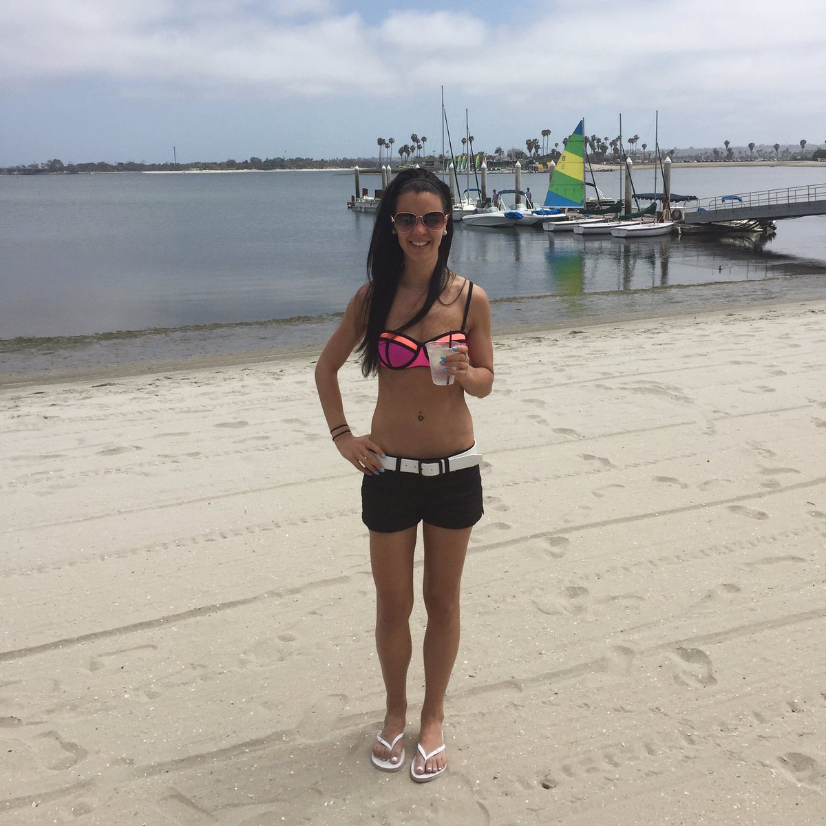 jaclynwillms's tweet photo. San Diego #missionbay #cali #california #beach #fitchicks https://t.co/aD0g8NEodv