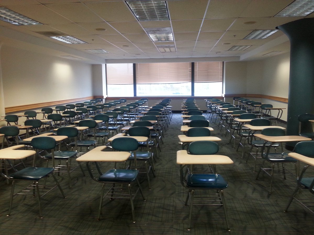 CelebStat_MO's tweet photo. This is goodbye! Thanks for a great semester guys. You were the best! #cm301 https://t.co/x2CG7TCtlN