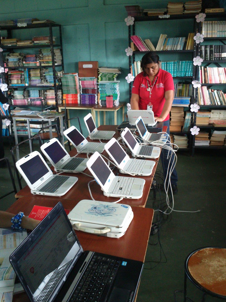 CbitFraganaco's tweet photo. 2do dia de actualización  de laptop. Con racionamiento pero hizo la labor. ETA Fe y Alegría. Municipio San Joaquín. https://t.co/KHVeIeZ9uR