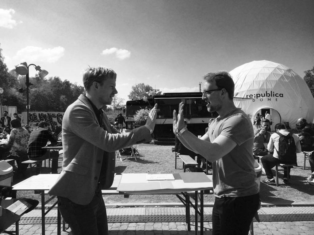 DesignRambles's tweet photo. Copenhagen Clapping @re_publica 🙌#warmup #cooldown #rpTEN #findafriend #energy #team #innoki #designthinking #berli… https://t.co/b5jJGD9358