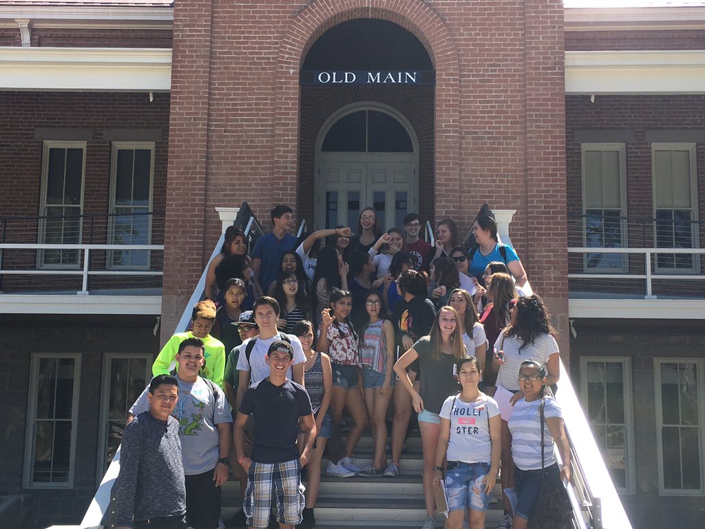 RMHS2019's tweet image. AVID class of 2019 field trip to the UofA!!!