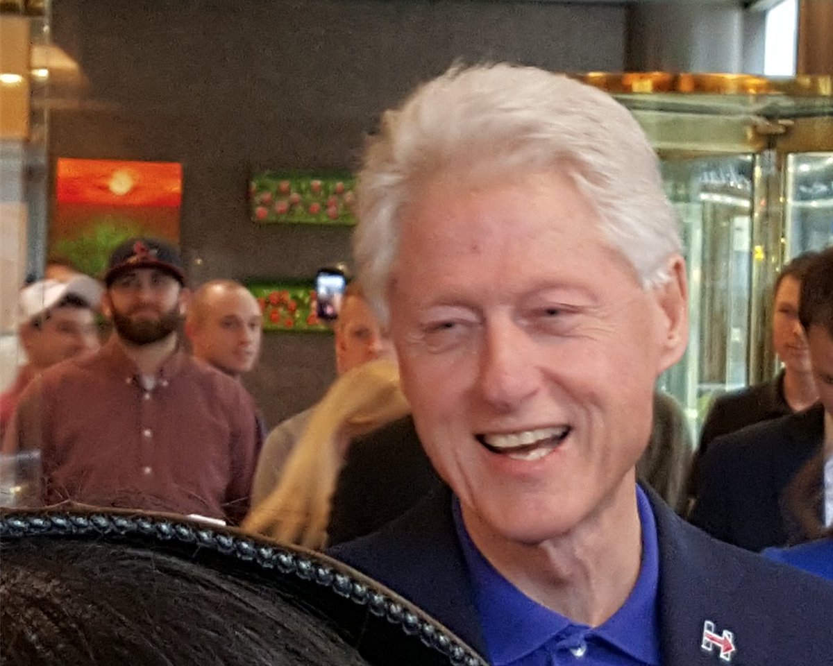 Hangin' at <a href="/HeineBrosCoffee/">Heine Brothers Coffee</a> with <a href="/billclinton/">Bill Clinton</a> this evening. What did you do today?