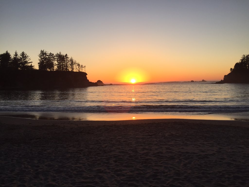 RctExpress's tweet image. Looking for a load out of Oregon/ Washington to take east! Please retweet or message me