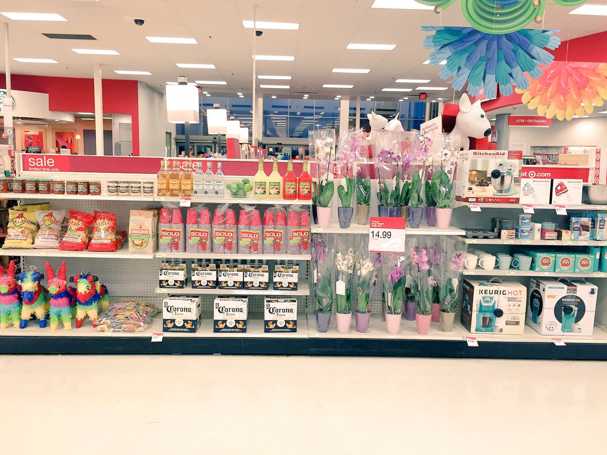 T1862 is driving the AD for Mother's Day and ready for Cinco de Mayo🇲🇽 #MayPays. <a href="/c_oropeza9/">Carina O.</a> @seed_amy@hilaryg_1862