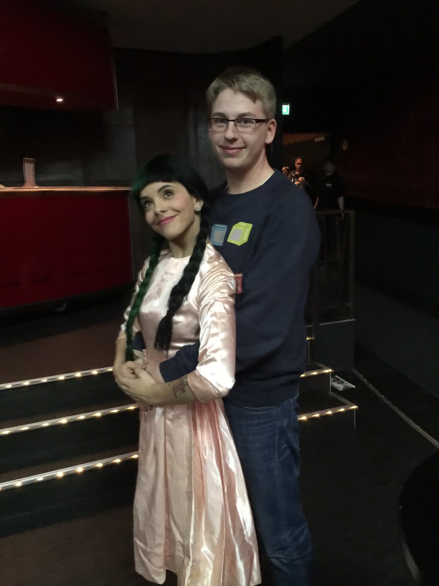And she did #PromPic with me! So happy! Thank u for ur time and ur open ear! And much more @MelanieLBBH #CryBabyTour