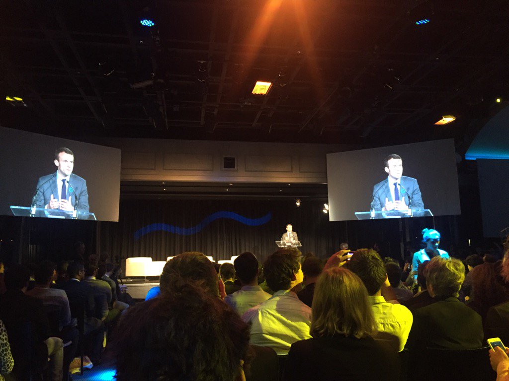 #FFT16 en direct avec Emmanuel Macron pour le closing de cette belle après midi Fintech Revolution