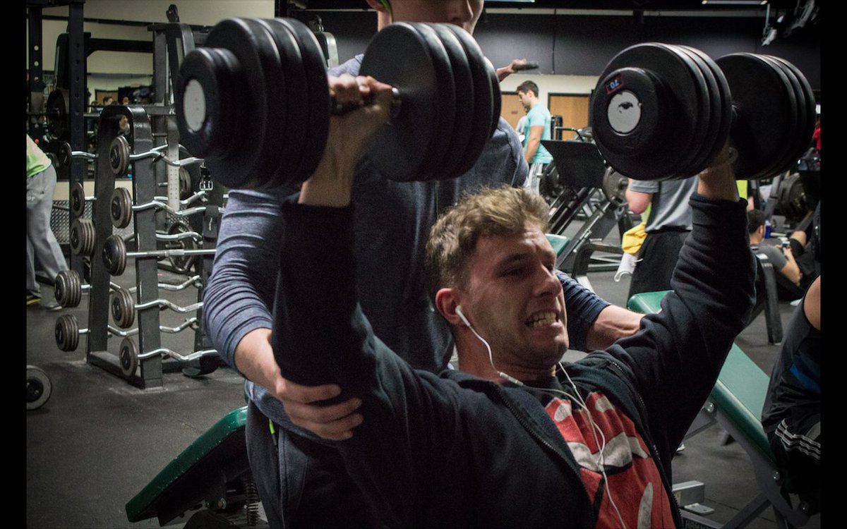 College student cuts 27 pounds in 9 weeks to compete in first bodybuilding competition bit.ly/fuelingfitness1