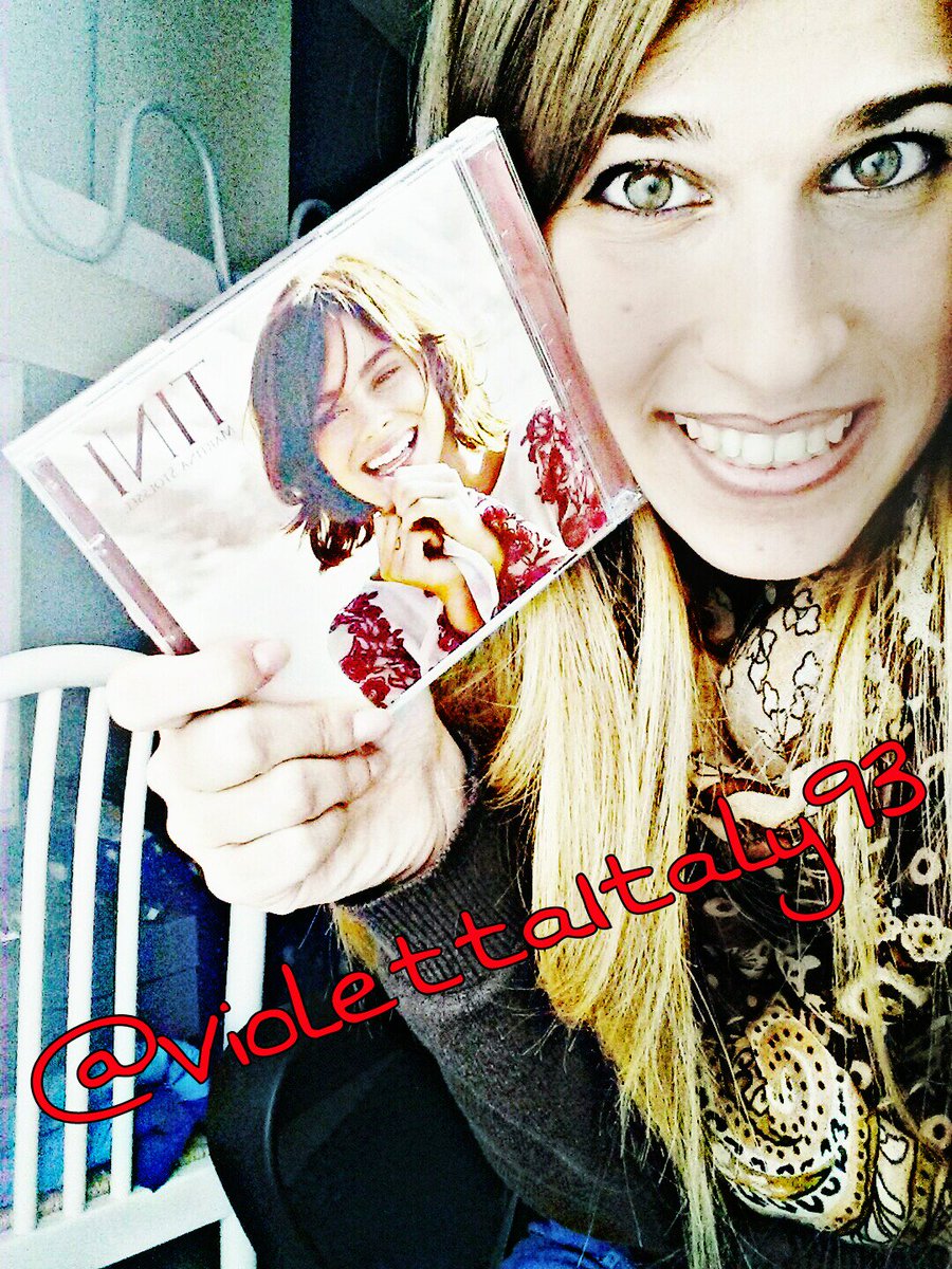ViolettaItaly93's tweet photo. Tinii guarda finalmente anche io tengo il tuo CD❤😍🔝🎉 #Tini #SoyTinista @TiniStoessel @alestoeessel @marianaluciamuz https://t.co/JM3yLMqJqZ