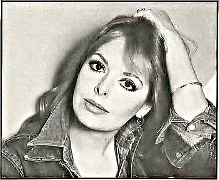 tori87dec's tweet photo. Missing the multitalented #SHELLKEPLER who played the adorably funny Amy Vining on #GH She will never be forgotten! https://t.co/YnPpu2xXSU