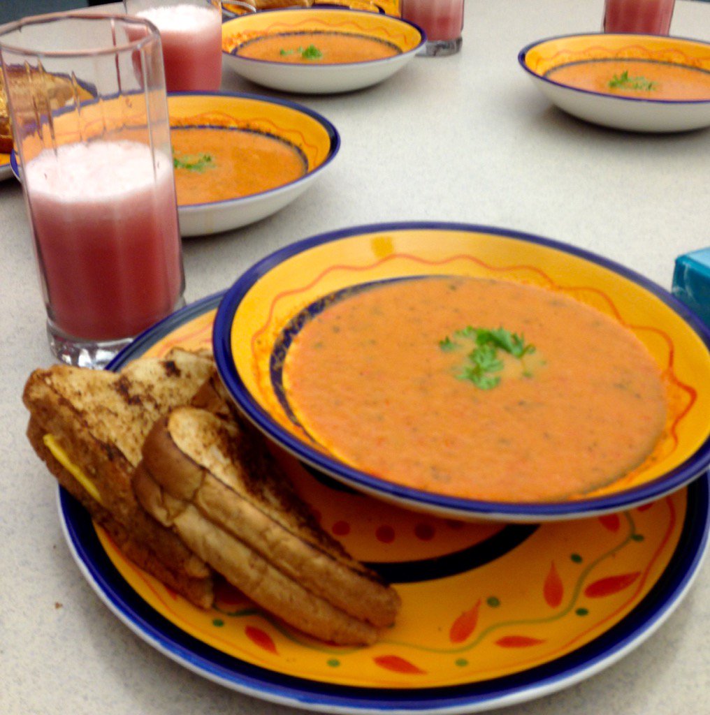 AhuberAnn's tweet photo. Homemade tomato soup, grilled cheese, watermelon sorbet smoothie! #finalproject #otsegoknights #FCSclass https://t.co/YGC3zEBoni