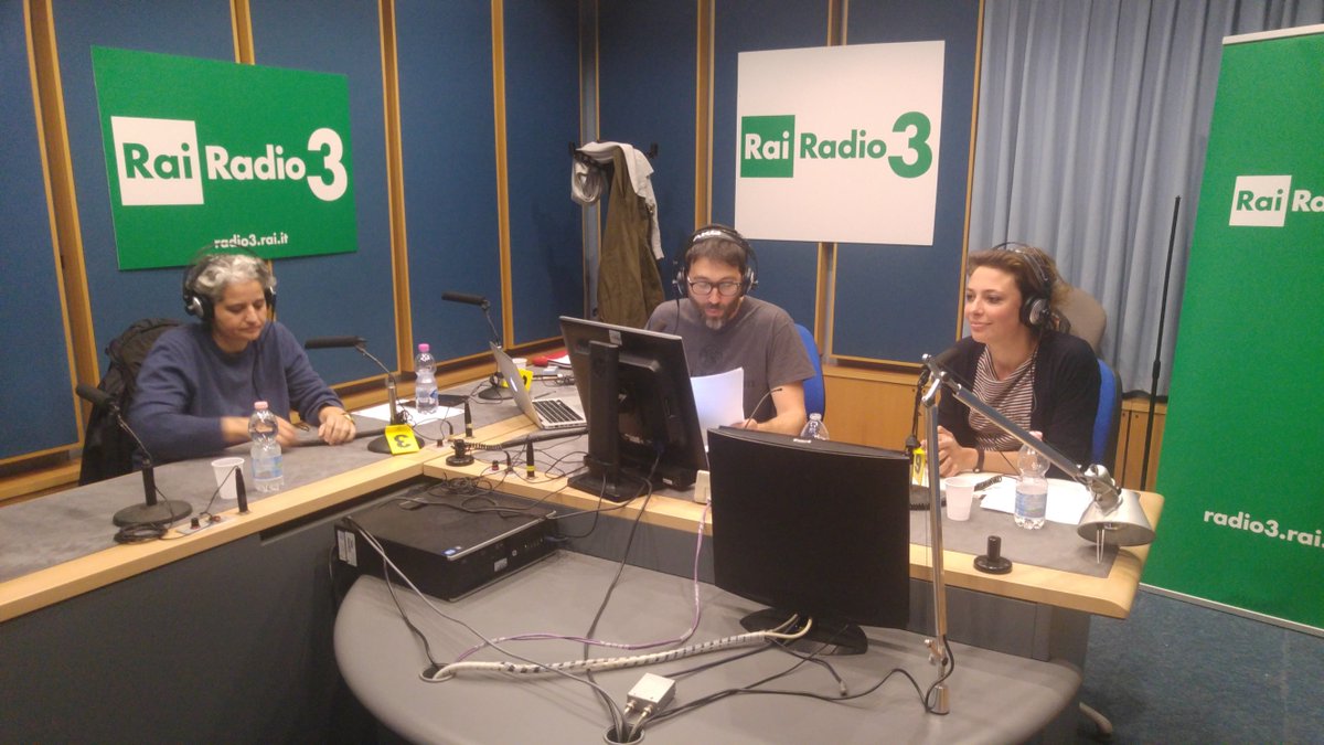 Radio3tweet's tweet photo. #produttore come #traduttore #ValeriaGolino #JasmineTrinca #ViolaPrestieri #hollywoodparty https://t.co/NeOfKp0AqC https://t.co/CJHrGx4YRw