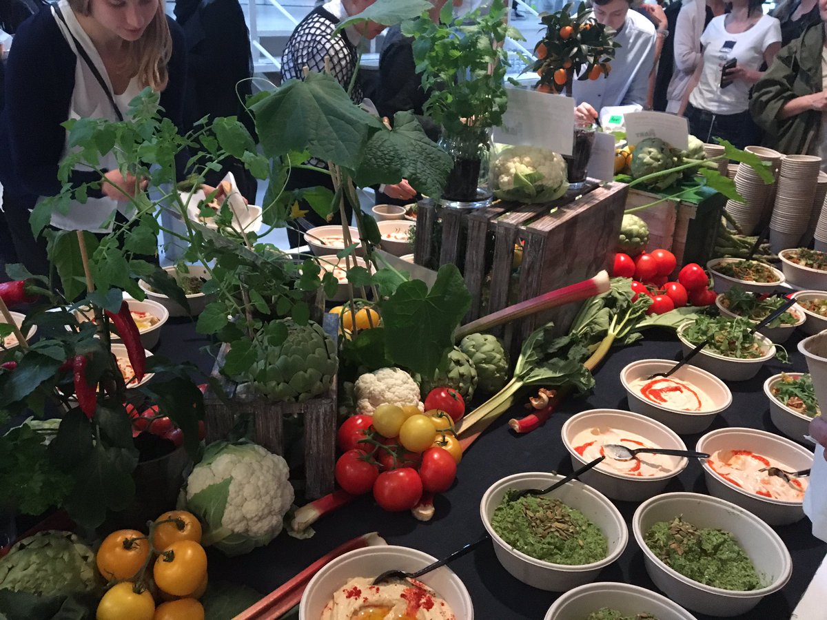 ISKODENIM's tweet photo. Organic food from #ThePlant #Stockholm serving now before the party. #FutureOfDenim https://t.co/hm9nMavGMs