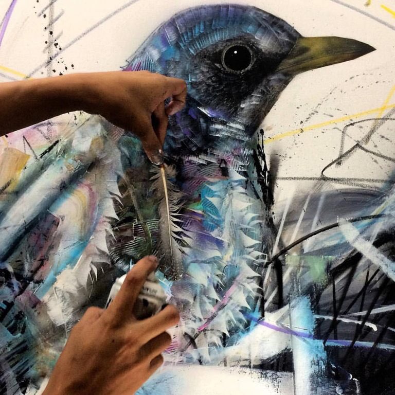 ArtToT2's tweet photo. Amazing bird #streetart by Brazilian #artist  @_l7m. Interesting technique with spray paint + feather. https://t.co/sociyqvzrH