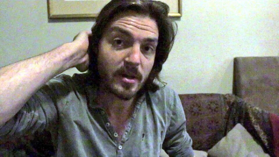 BurkesBeard's tweet photo. I miss the beard. Just feeling nostalgic as I plod on to the job centre... 😫🏃🏃💼 https://t.co/738rjiW3gW