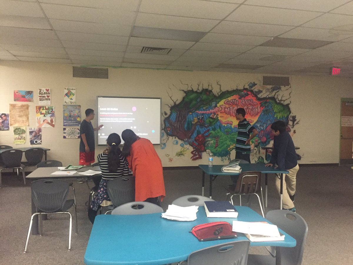 BoardAlison's tweet image. Trivia Universe #MSICEdAppHack team uses Google Hangouts for feedback from @kidsintechinc @TDSB_MSIC @msharrisonda