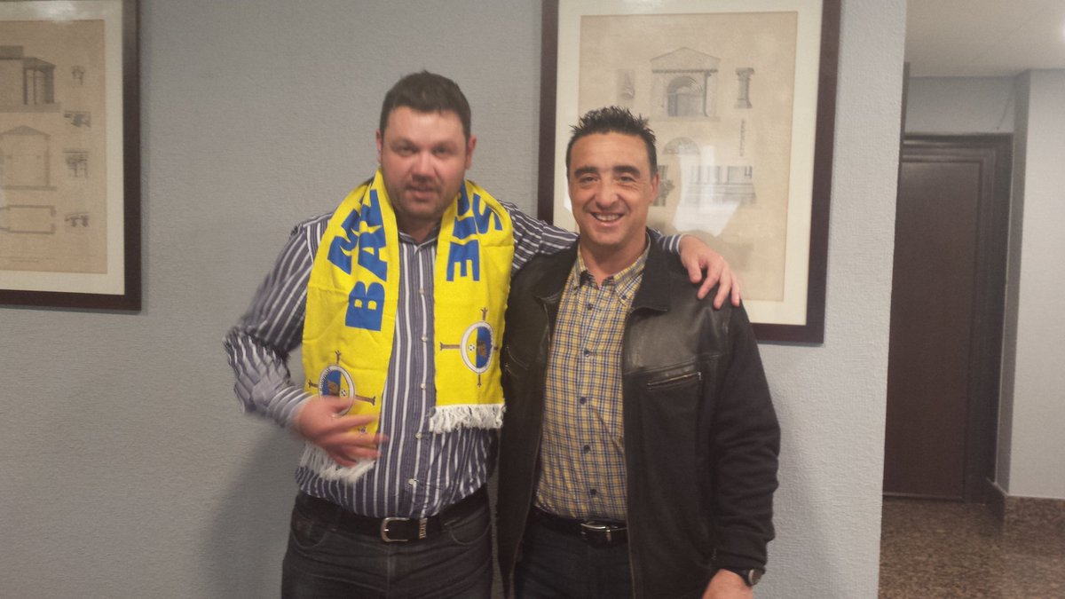 Ésta noche nos acompaña el campeón <a href="/MurosBalompie/">Muros Balompié</a> con su entrenador Vázquez