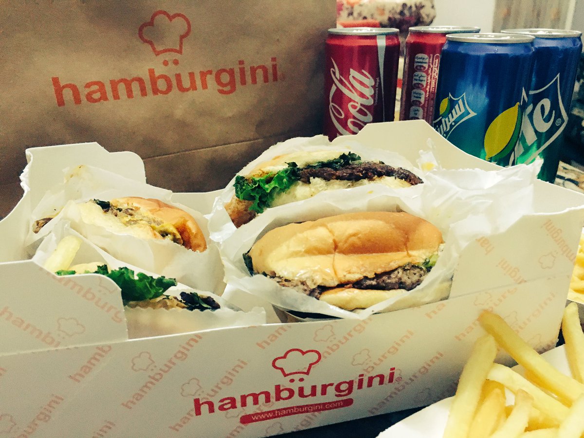 thepinktarha's tweet photo. Try and try until that #UberBurger becomes available! 😁😁😁🍔🍔🍔🍔 @Uber_KSA #persistence #fortheloveof @hamburgini https://t.co/FtgZLwtnN6