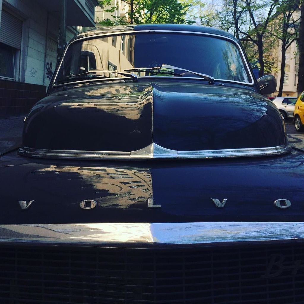 oldcar_photo's tweet photo. Alter Schwede. #volvo #berlin #alterschwede #carsofberlin #carsofinstagram #wolfosmankovic #advertisingwithamore #c… https://t.co/YLN6htVHkl