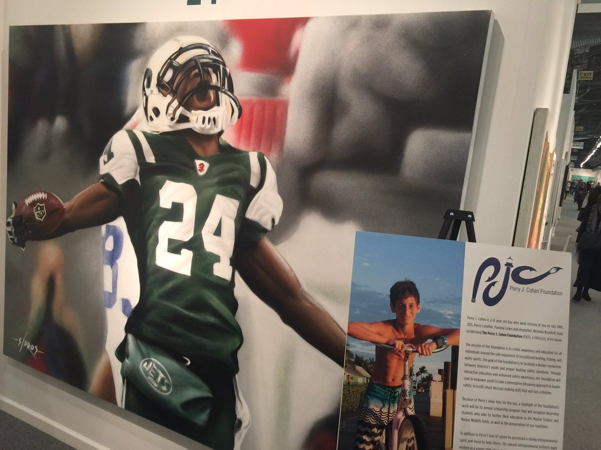 Currently at "The Corners of New York" to benefit the <a href="/PJCFoundation/">Perry J. Cohen</a> and this <a href="/Revis24/">Darrelle Revis</a> painting is 🔥