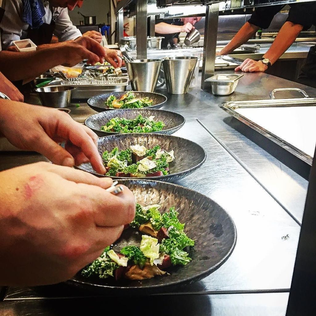 UltraVaganza's tweet image. Enigma shooting 🔪🔪 #enigmadxb #enigmadubai #frantzen #frantzenteam #chefstalk #four_magazine #michelinstar #the50be…