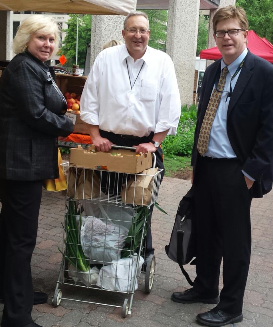 FRESHFARMCrystl's tweet photo. #crystalfarms #ccbid Super Shoppers! Check out the rig https://t.co/XHTIYIuMU3