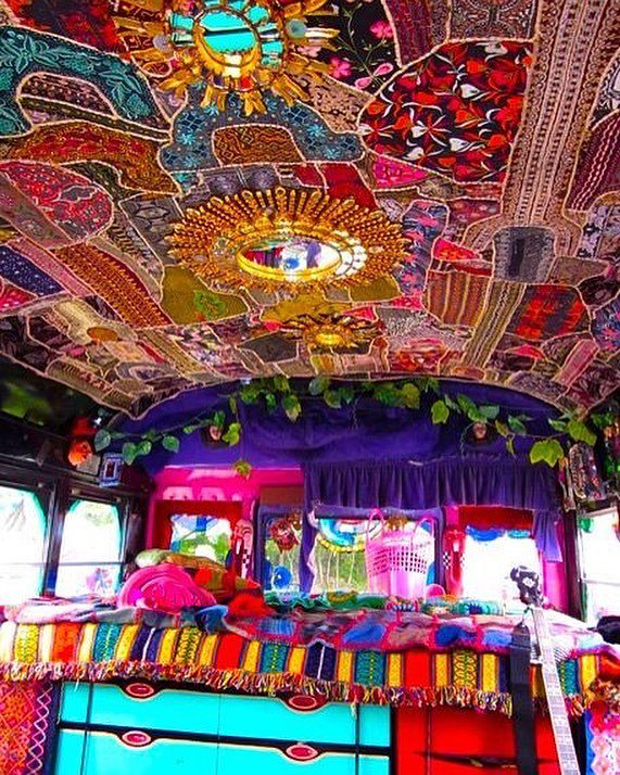 lulutrixabelle's tweet photo. i want to buy a campervan so i can decorate it like this and visit all the festivals in Europe 😍✨🚌🌙🎶 https://t.co/IOXWRw8t3Q