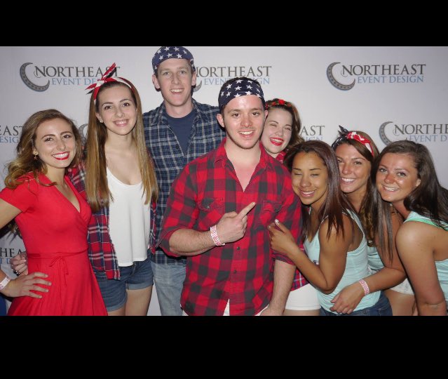 Shainamarie24's tweet photo. My mom would be proud #whoarethesepeople #springfling2k16 https://t.co/YWgGuWdrp7