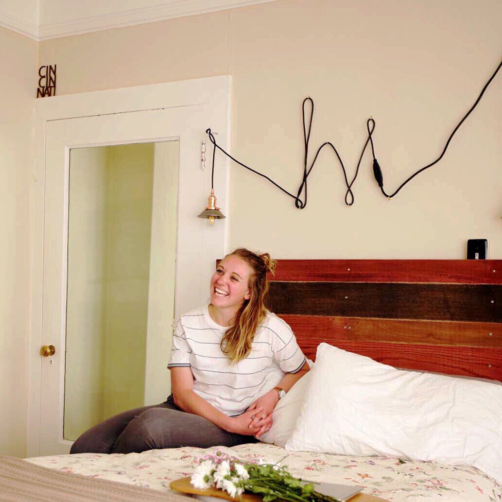 anneaheath's tweet photo. My @lowes DIY headboard is stealing show in @AptTherapy's #smallcool contest 🙃 https://t.co/2nJOel6h4A https://t.co/PKFFiSZ5Q1