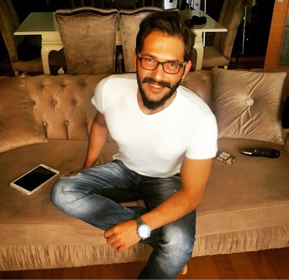_gulumseeeee's tweet photo. Haydi dörtlü fotolara gelelim OlmazsanOlmaz ErdemDalfidan https://t.co/dq44Y2VnlB