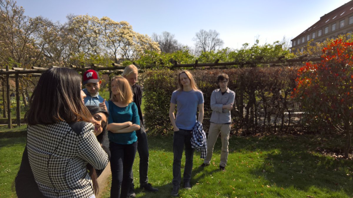 iGEM_Copenhagen's tweet photo. CosmoCrops chilling in the nice weather, while potrait Pictures is taken :) #igem2016 #UCPH #KU #synbio #CosmoCrops https://t.co/oz6q5bmyKI