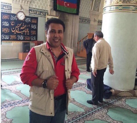 MANKSA9's tweet photo. بدلا من مسائلته عن تصويره في معبد الرافضة
يُستضاف في صرح علمي نسائي!!
بليغ كما قيل والغين دال
جميل بلا شك والجيم عين https://t.co/yWtkVkC3Tr