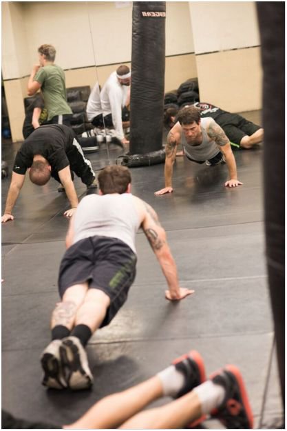 kickassSF's tweet image. This is Ben, he holds a mean plank. TRX, Conditioning, Yoga, Cross Fit. The only thing you’ll lose is love handles