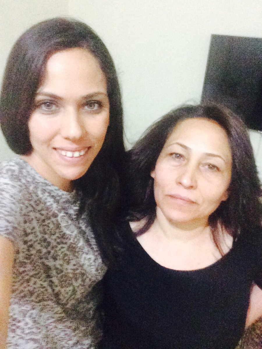 begumaksoy_'s tweet photo. #benimannembirmelek İyi ki benim annem, kimseye değişmem https://t.co/SZoIU6ovd7