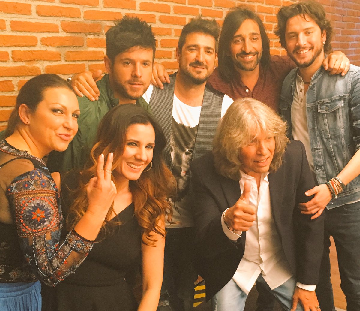 <a href="/ACarmonaOficial/">Antonio Carmona</a> <a href="/antoniorozco/">Antonio Orozco</a> <a href="/manuelcarrasco_/">Manuel Carrasco</a> <a href="/npastorioficial/">Niña Pastori Oficial</a> <a href="/PabloLopezMusic/">Pablo López</a> <a href="/josemercemusic/">José Mercé</a> ¿Qué tramamos? 😈😂😍