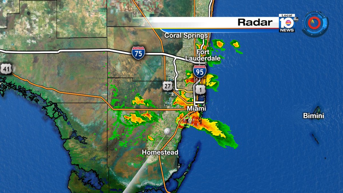 Storms are popping near Ft. Lauderdale and Miami. Weather likely turns quieter during early evening. https://t.co/tom4YenqIr
