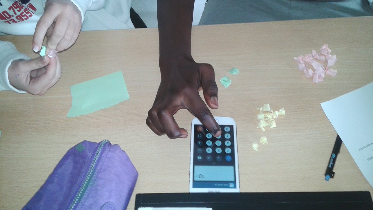 mfern2952015's tweet image. Fent urnes per calcular probabilitats a #mathsprojects de l&apos;@institutdesils