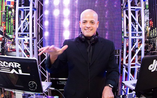 Vinilmania's tweet photo. #Mix de @DjOscarLeal listo para descargar !
https://t.co/OOjoXDIp9p
#TeamDjService .. https://t.co/9pwMrNqMI2