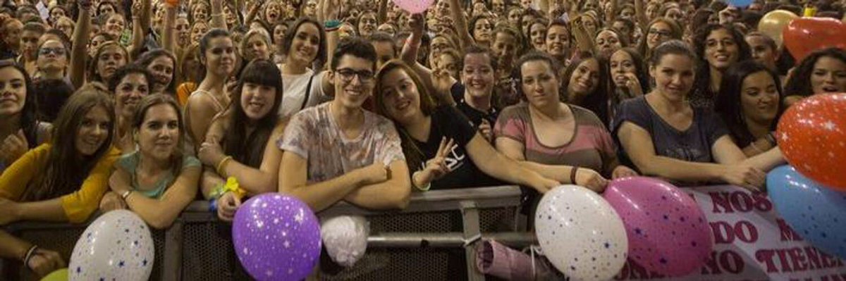 CriistyGonzalez's tweet photo. La high del alboranismo en el #TourTerralGranada #EnsaladaFamiliar #YLuegoMcDonald #ManténLimpiaTuCiudad https://t.co/ZaB4KvUvae