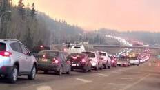 leduchyundai's tweet photo. Nothing at this moment is as important as what is happening in our fellow oil community of Ft Mac. #ymmfire #❤️ https://t.co/fSoPEhX01G