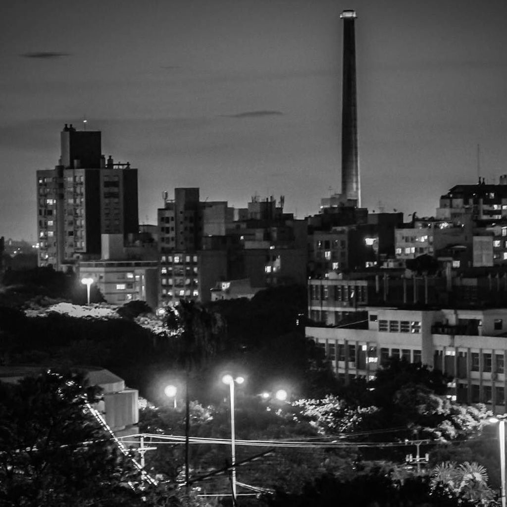 PauIoGvmpe's tweet photo. As luzes da cidade acesa. #portoalegre #usinadogasometro #braznu #olharesemimagens #olhardiferenciado #instapensad… https://t.co/T5TF1MfgfZ