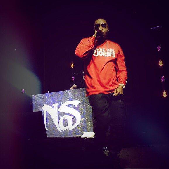 oscmdiaz's tweet photo. .@Nas is in the building! #SJU
#NotAnotherSpringConcert 
@StJohnsU 🔥 https://t.co/LNIz6GwlUe